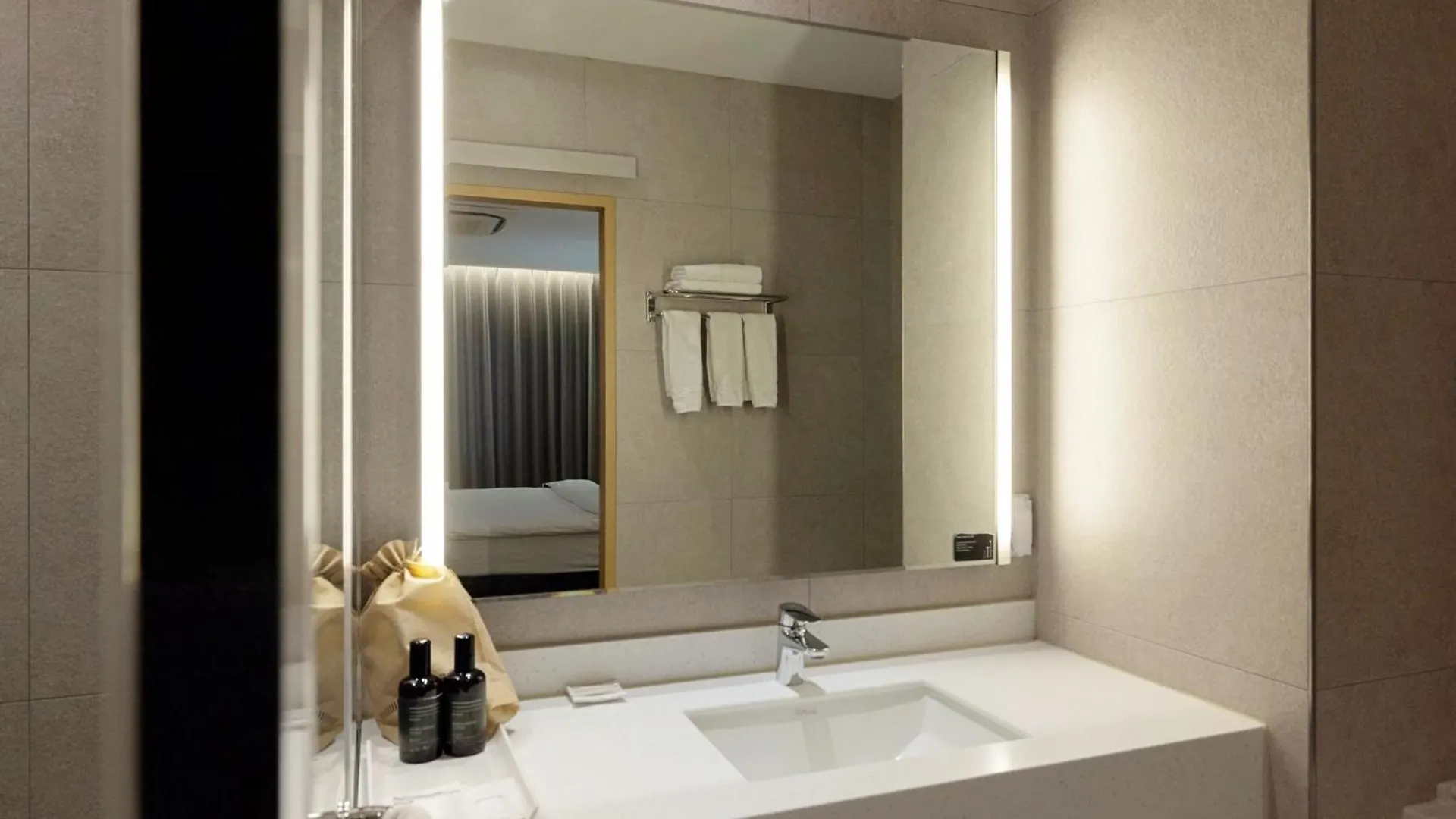 ****  Anook Signature Hotel Incheon Guwol South Korea