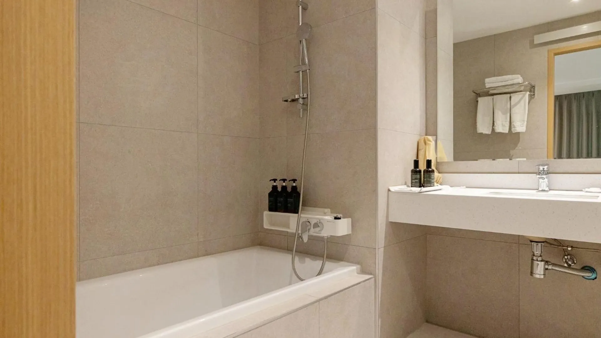 Anook Signature Hotel Incheon Guwol 4*,  韓国