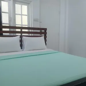 https://shady-transit-hotel.kandyhotelsnow.com