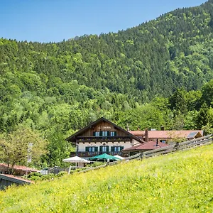 Berggasthof Duftbraeu I Ruhige Alleinlage I Mitten Im Gruenen Hotel Samerberg