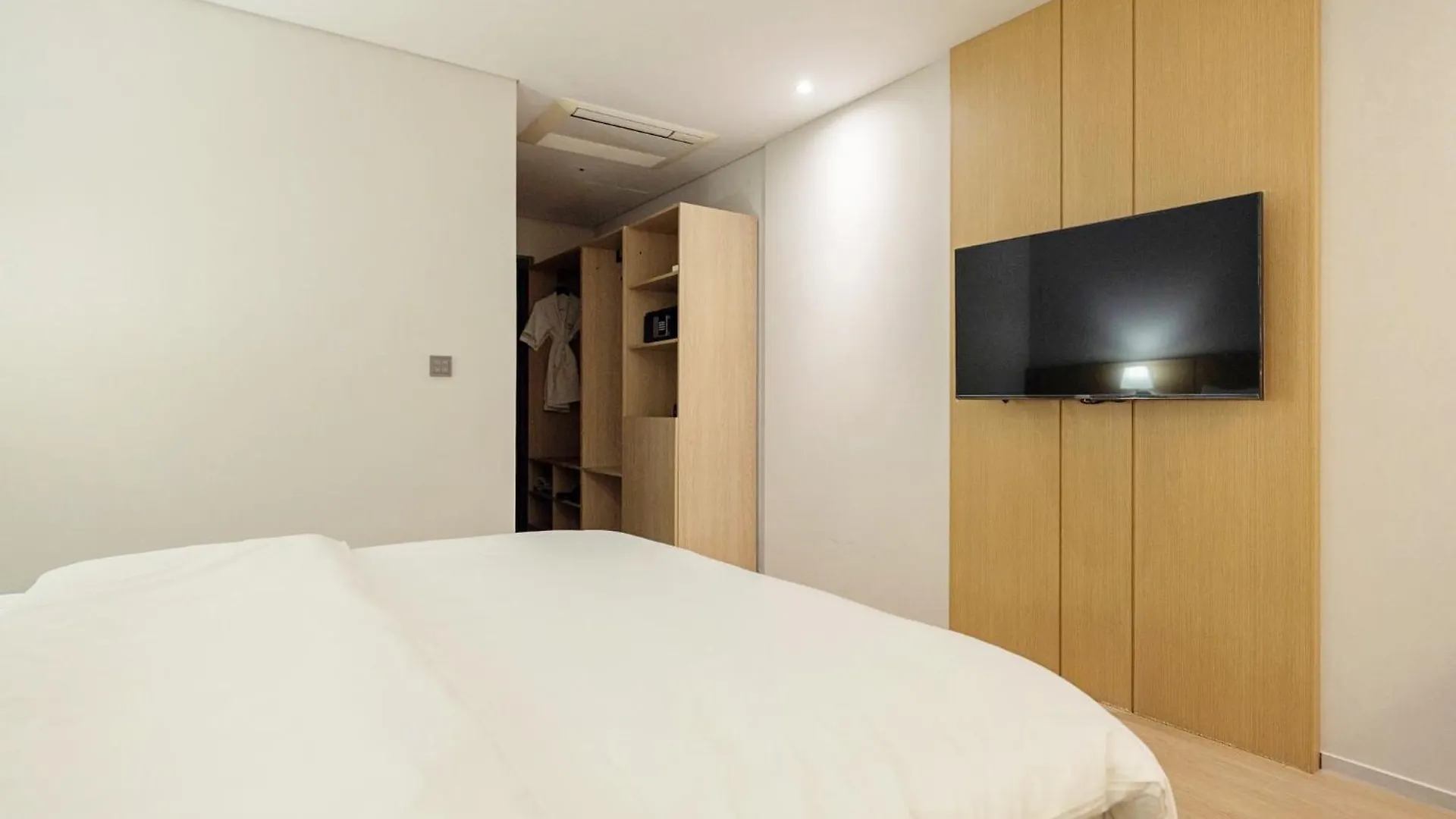Anook Signature Hotel Incheon Guwol 4*,
